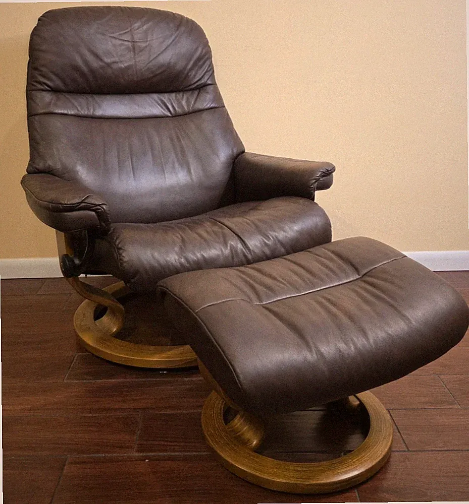 Ekornes Stressless Large Brown "Sunrise" Leather Swivel Recliner Chair Ottoman