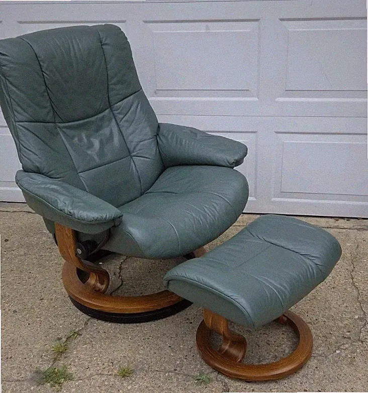 Ekornes Stressless Medium MAYFAIR Green Leather Swivel Recliner Chair & Ottoman